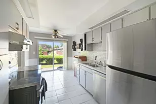 18W074 Jamestown Ln, Villa Park, IL 60181 - Photo 10