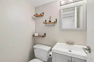 18W074 Jamestown Ln, Villa Park, IL 60181 - Photo 12
