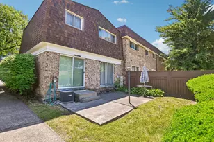 18W074 Jamestown Ln, Villa Park, IL 60181 - Photo 26