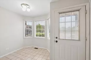 157 Louise Ct, Wood Dale, IL 60191 - Photo 8