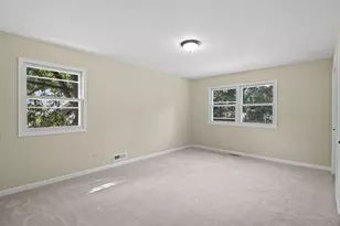 10414 Country Ln, Beach Park, IL 60087 - Photo 16