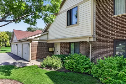 863 E Coach Road #1, Palatine, IL 60074 - Photo 2