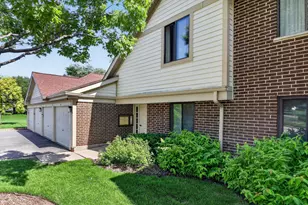 863 E Coach Rd, Palatine, IL 60074 - Photo 2