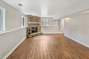 219 Countryside Ln, Lindenhurst, IL 60046 - Photo 16