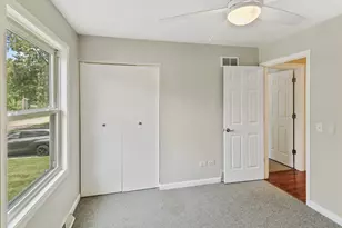 219 Countryside Ln, Lindenhurst, IL 60046 - Photo 12