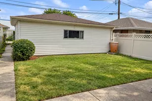 7226 W 60th Pl, Summit, IL 60501 - Photo 12