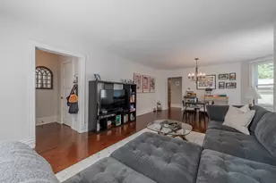 25 S 6th Ave, La Grange, IL 60525 - Photo 2