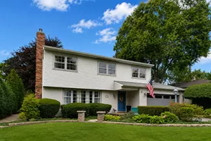 104 N Northampton Dr, Geneva, IL 60134 - Photo 2