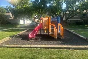 353 Lambert Dr, Schaumburg, IL 60193 - Photo 28