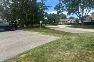 353 Lambert Dr, Schaumburg, IL 60193 - Photo 30