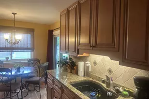 353 Lambert Dr, Schaumburg, IL 60193 - Photo 8
