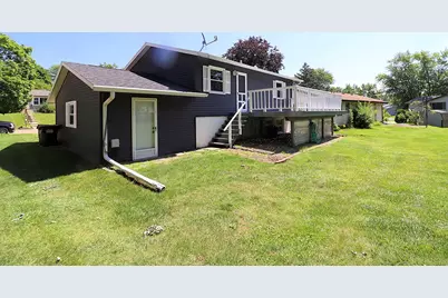 1719 Revere, Freeport, IL 61032 - Photo 2