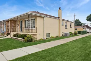 6000 S Narragansett Ave, Chicago, IL 60638 - Photo 2