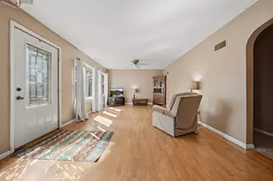 1009 Chicago Ave, Dixon, IL 61021 - Photo 6