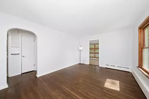512 S Calumet Ave, Aurora, IL 60506 - Photo 2
