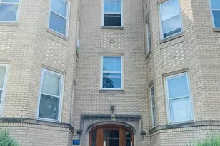 2429 W Foster Ave, Chicago, IL 60625 - Photo 1