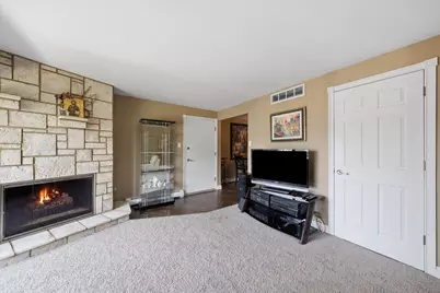 11132 S 84th Avenue #3B, Palos Hills, IL 60465 - Photo 6