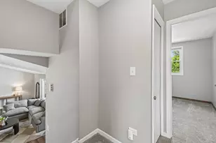 2011 Glenmoor Dr, West Dundee, IL 60118 - Photo 32