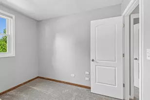2011 Glenmoor Dr, West Dundee, IL 60118 - Photo 18