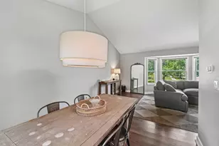 2011 Glenmoor Dr, West Dundee, IL 60118 - Photo 10