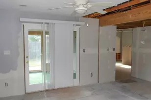 2011 Parkdale Dr, Champaign, IL 61821 - Photo 4
