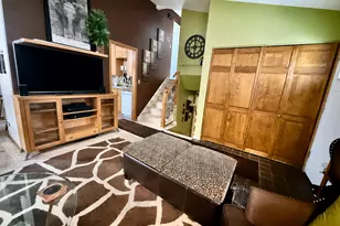 6233 Gold Cir, Hanover Park, IL 60133 - Photo 4