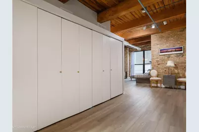 225 W Huron Street #403, Chicago, IL 60654 - Photo 12