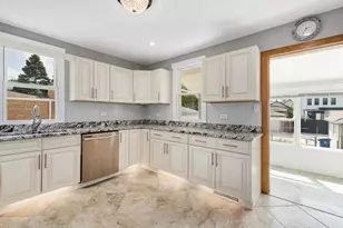 827 Thomas Ave, Forest Park, IL 60130 - Photo 10