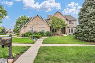 4601 Stonebridge Dr, Champaign, IL 61822 - Photo 4
