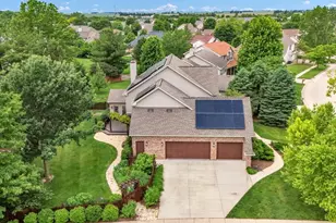 4601 Stonebridge Dr, Champaign, IL 61822 - Photo 2