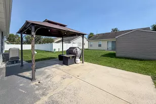 615 Corey Ln, Champaign, IL 61822 - Photo 32