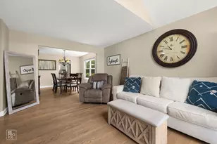 2004 Oakdale Estates Dr, Plainfield, IL 60586 - Photo 4
