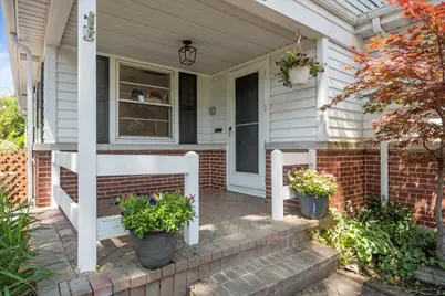 913 Cambridge Lane, Wilmette, IL 60091 - Photo 2