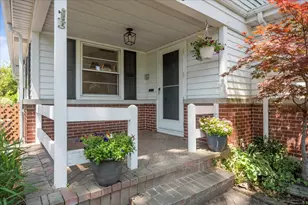 913 Cambridge Ln, Wilmette, IL 60091 - Photo 2