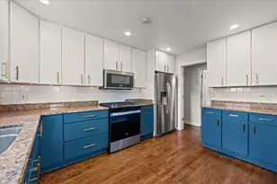 913 Cambridge Ln, Wilmette, IL 60091 - Photo 6