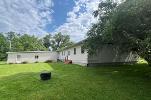 319 N 4th St, Neponset, IL 61345 - Photo 10
