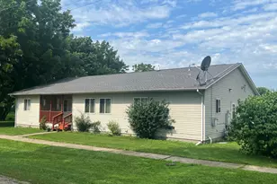 319 N 4th St, Neponset, IL 61345 - Photo 4