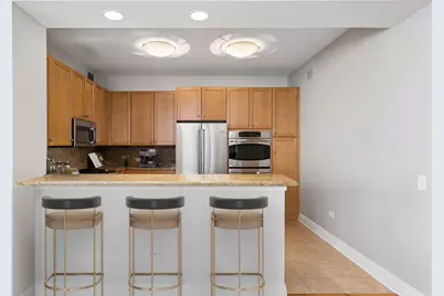 600 N Lake Shore Drive #2011, Chicago, IL 60611 - Photo 8