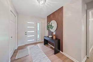 11S475 Walter Ln, Naperville, IL 60564 - Photo 6