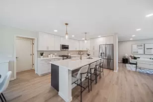 11S475 Walter Ln, Naperville, IL 60564 - Photo 12