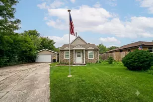 356 Oak Ave, Wood Dale, IL 60191 - Photo 1