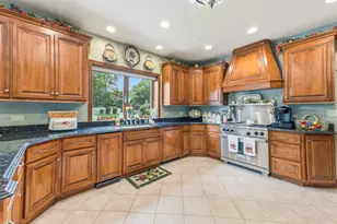 6N342 Linden Ave, Medinah, IL 60157 - Photo 12