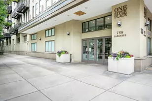 758 N Larrabee St, Chicago, IL 60654 - Photo 2