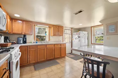 642 Wellington Avenue, Elgin, IL 60120 - Photo 24