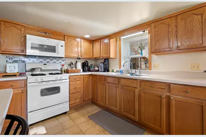 642 Wellington Avenue, Elgin, IL 60120 - Photo 26