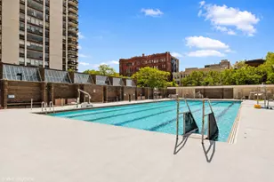 1355 N Sandburg Terrace, Chicago, IL 60610 - Photo 14