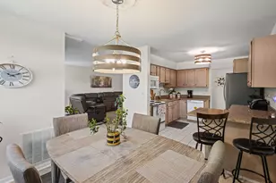 440 Raintree Ct, Glen Ellyn, IL 60137 - Photo 8