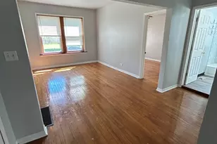 9036 S Dauphin Ave, Chicago, IL 60619 - Photo 2