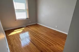 9036 S Dauphin Ave, Chicago, IL 60619 - Photo 4