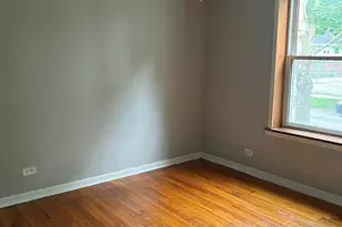 9032 S Dauphin Ave, Chicago, IL 60619 - Photo 4